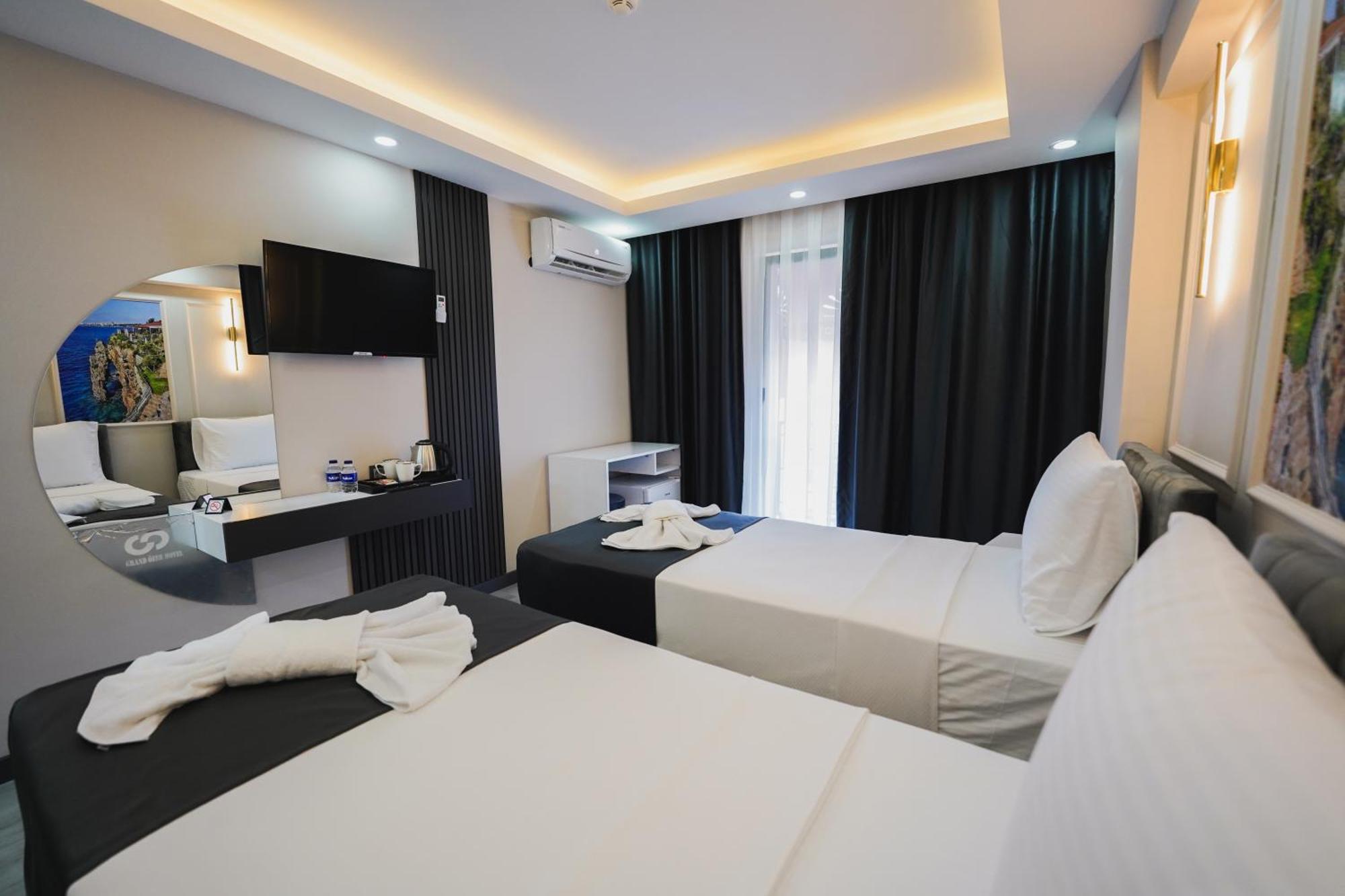 Grand Oezer Hotel Istanbul Exterior photo